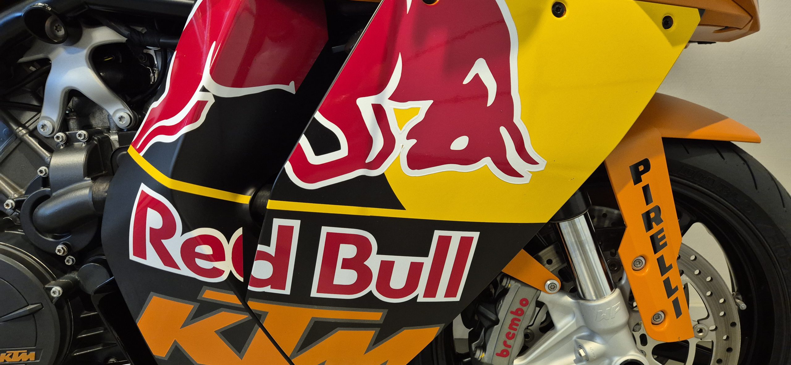 KTM RC8 1190 Red Bull Replica foto