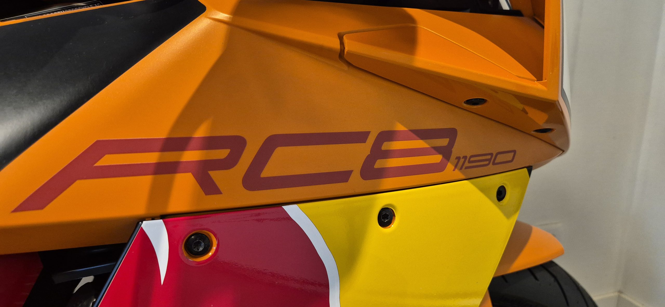 KTM RC8 1190 Red Bull Replica foto