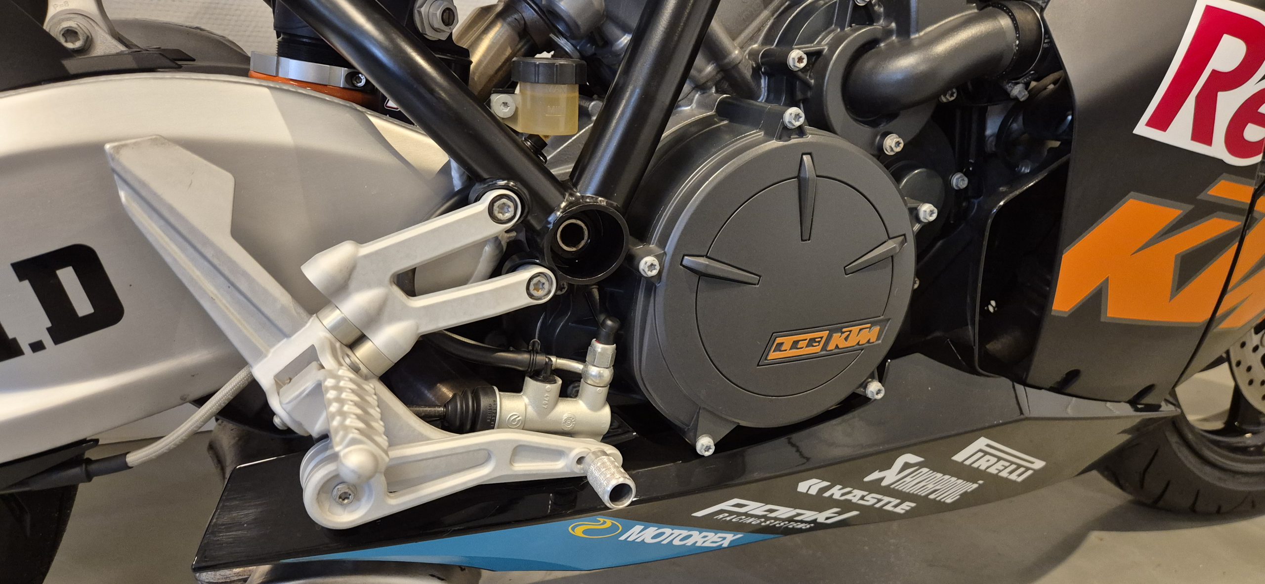 KTM RC8 1190 Red Bull Replica foto