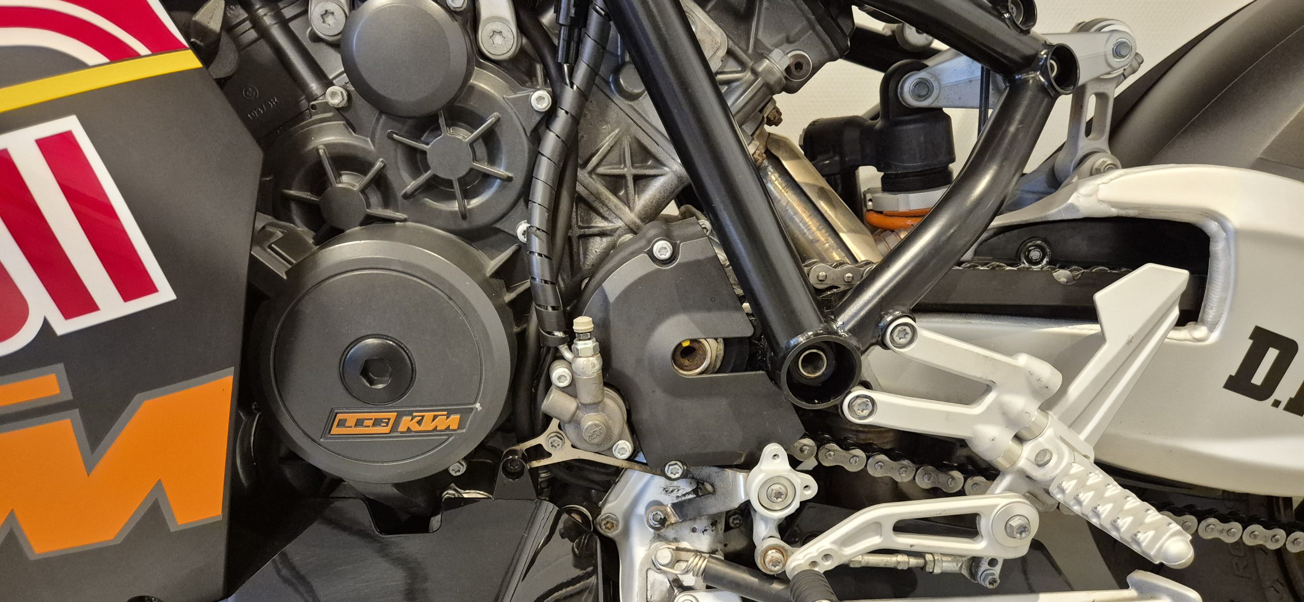 KTM RC8 1190 Red Bull Replica foto