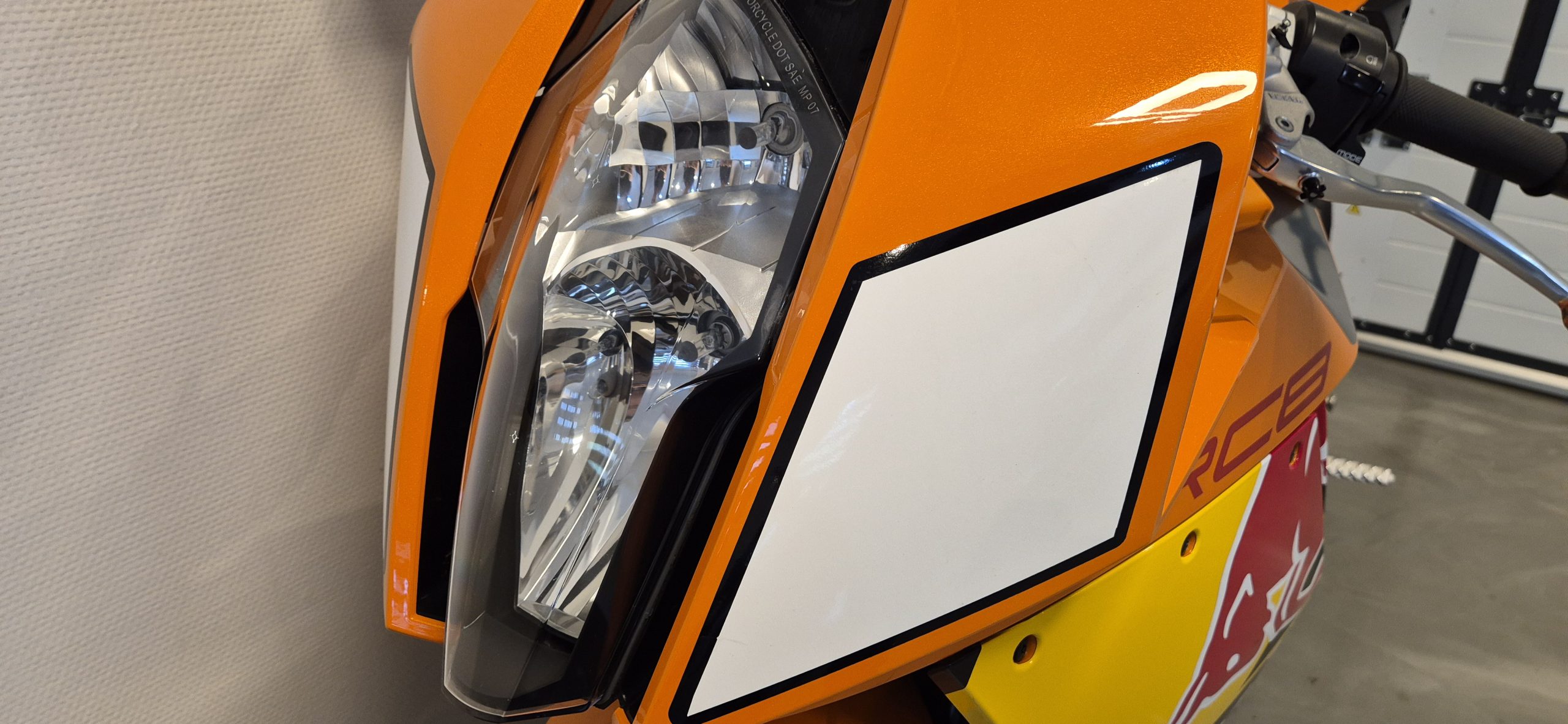 KTM RC8 1190 Red Bull Replica foto