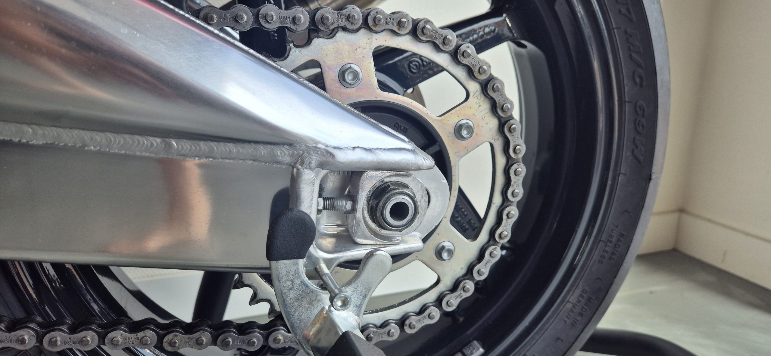 Aprilia RS 250 – Eerste eigenaar - foto 10