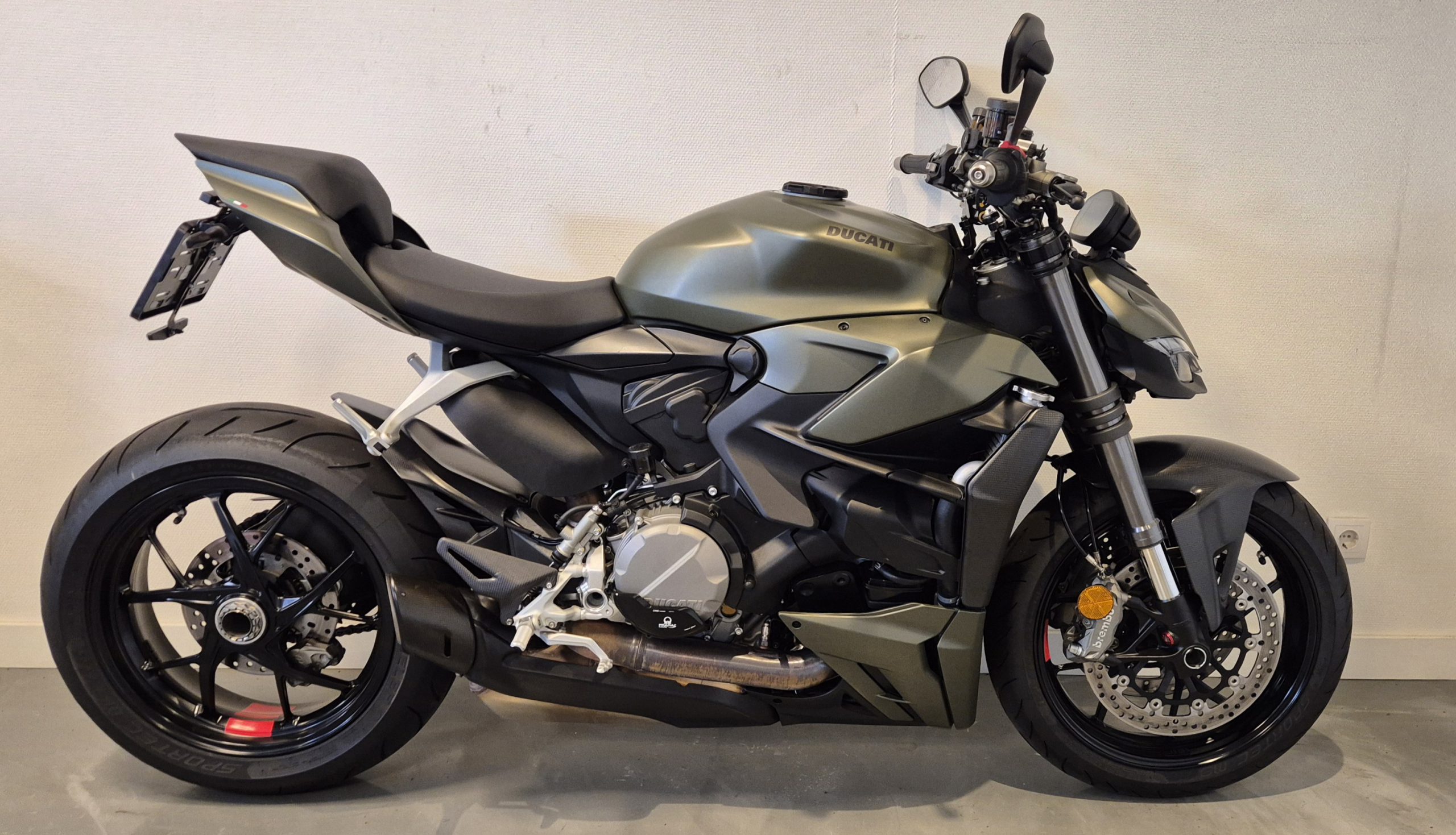 Ducati Streetfighter V2