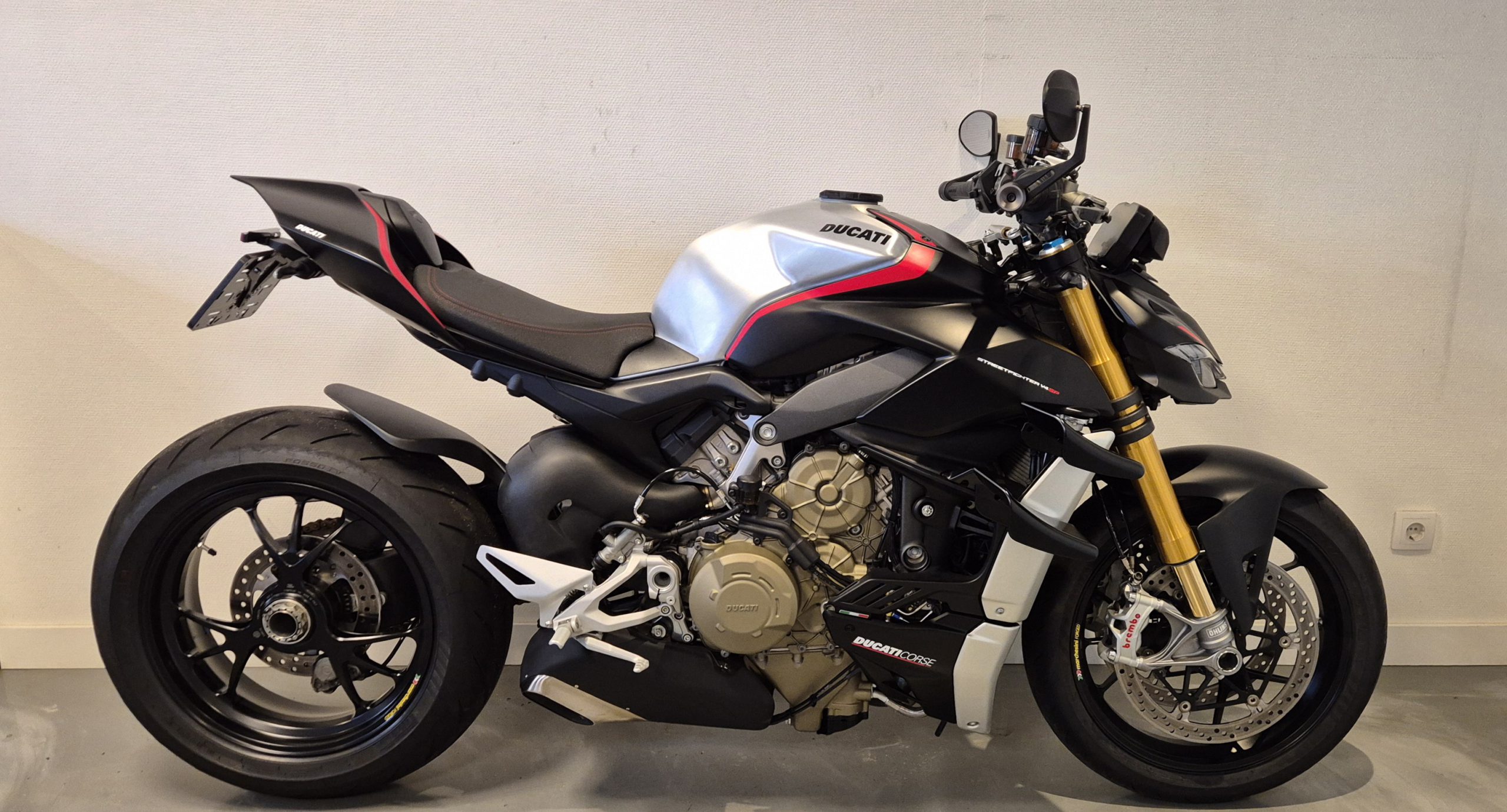 Ducati Streetfighter V4S